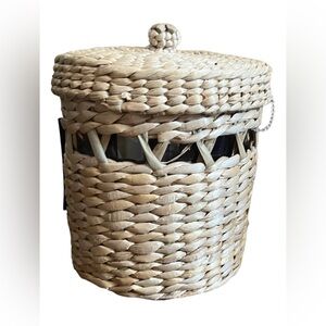 NWT threshold handwoven canister 2 pieces